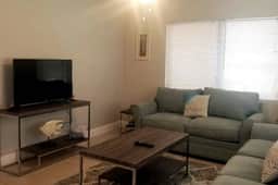 Great spot for a sunny,  hassle free vacation. Clean, safe and updated. SE 3rd st,
