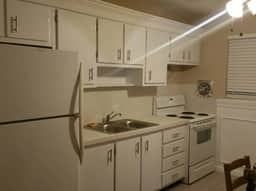 Studio Walk to the Beach. Everything you need. Clean, safe with everything you need. .
