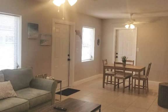 Great spot for a sunny,  hassle free vacation. Clean, safe and updated. SE 3rd st,