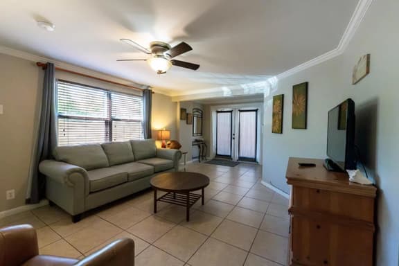 The Best beach block location in Pompano , Clean, safe and private. Apt. B