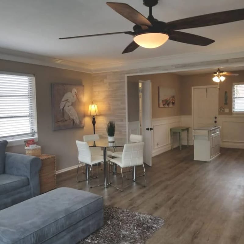 Pompano beach block tropical retreat. Clean, safe and updated. A4